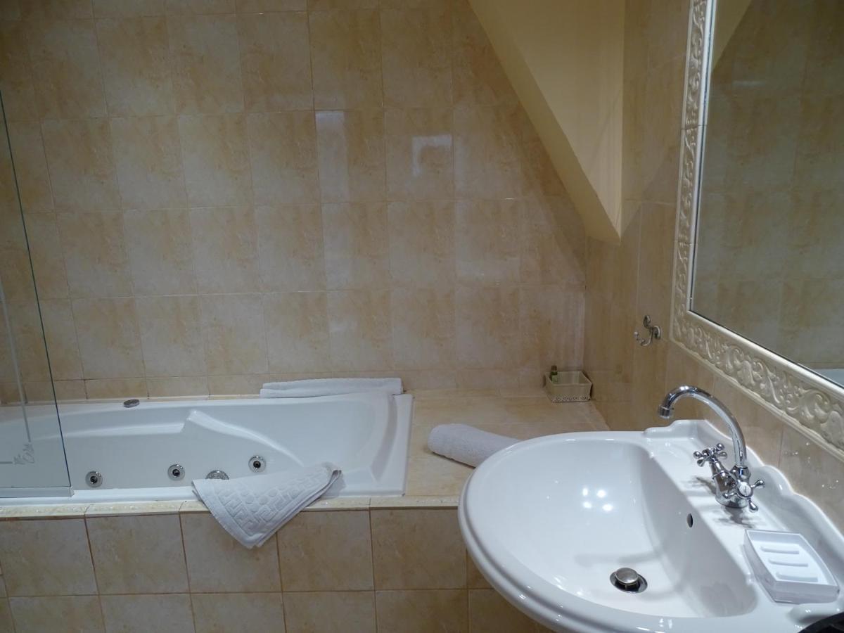 Bastide Des Princes B&B Caderousse Εξωτερικό φωτογραφία